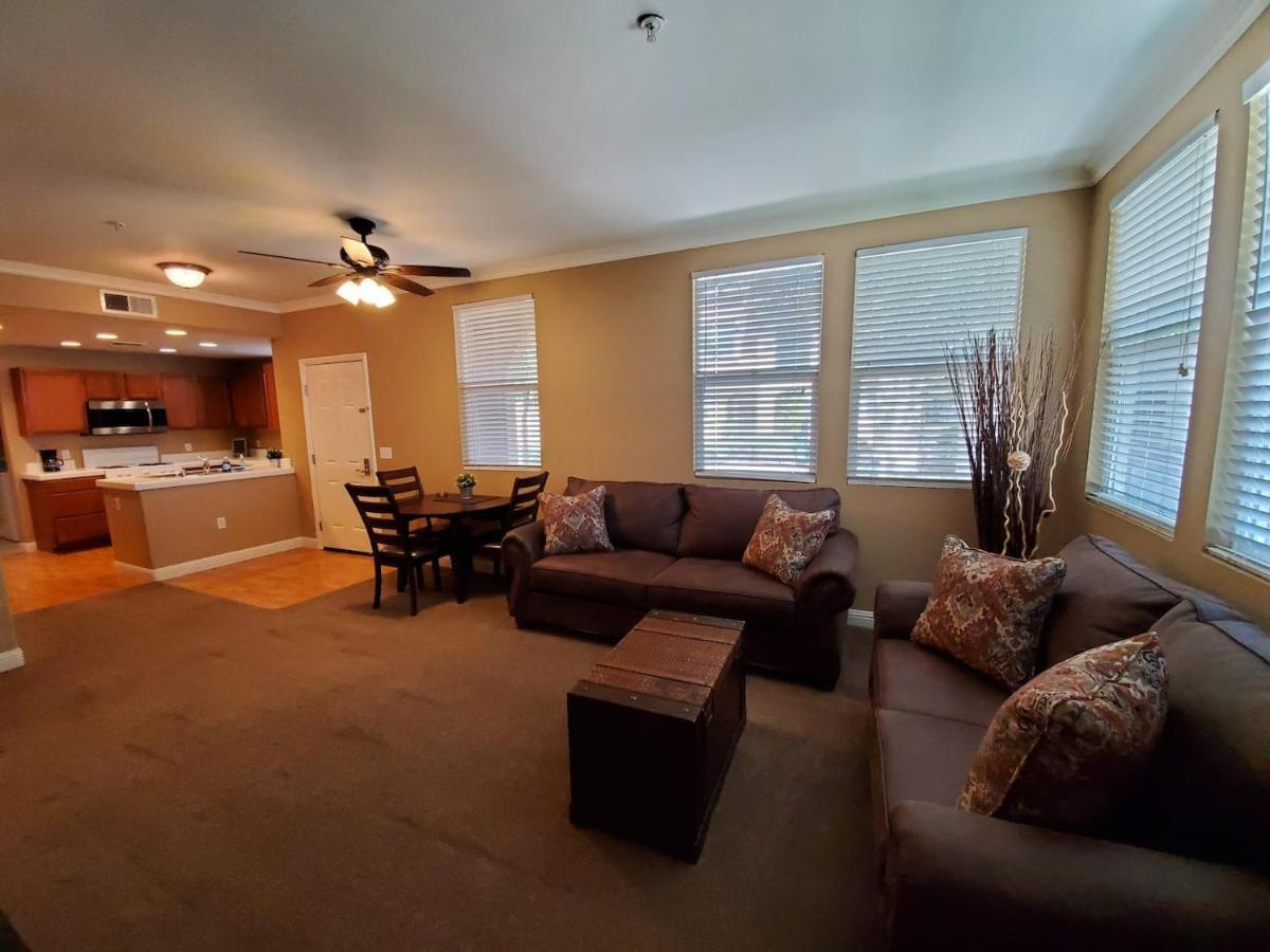 Exclusive Westlake W/ Gym, Pool, Washer & Dryer In Unit & Private Garage Aparthotel