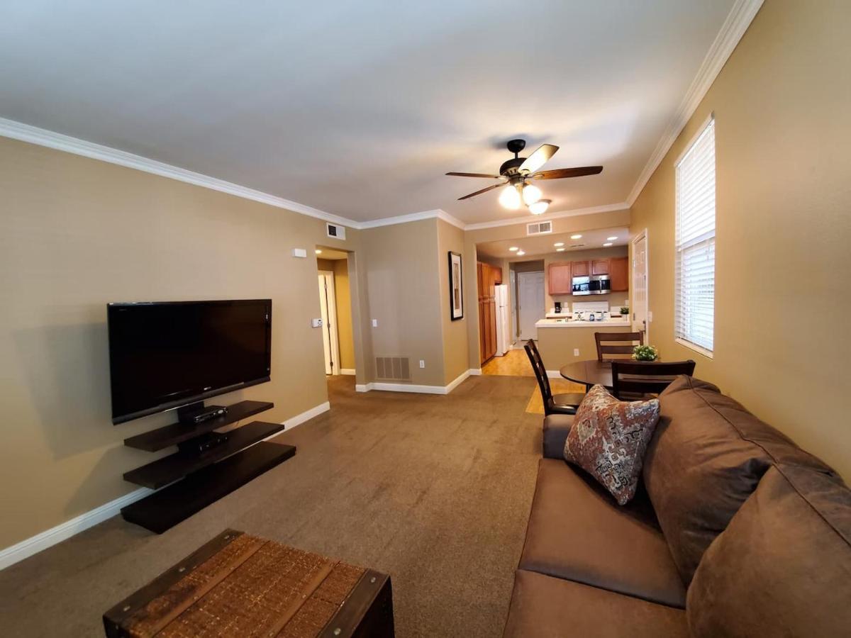 Exclusive Westlake W/ Gym, Pool, Washer & Dryer In Unit & Private Garage Aparthotel