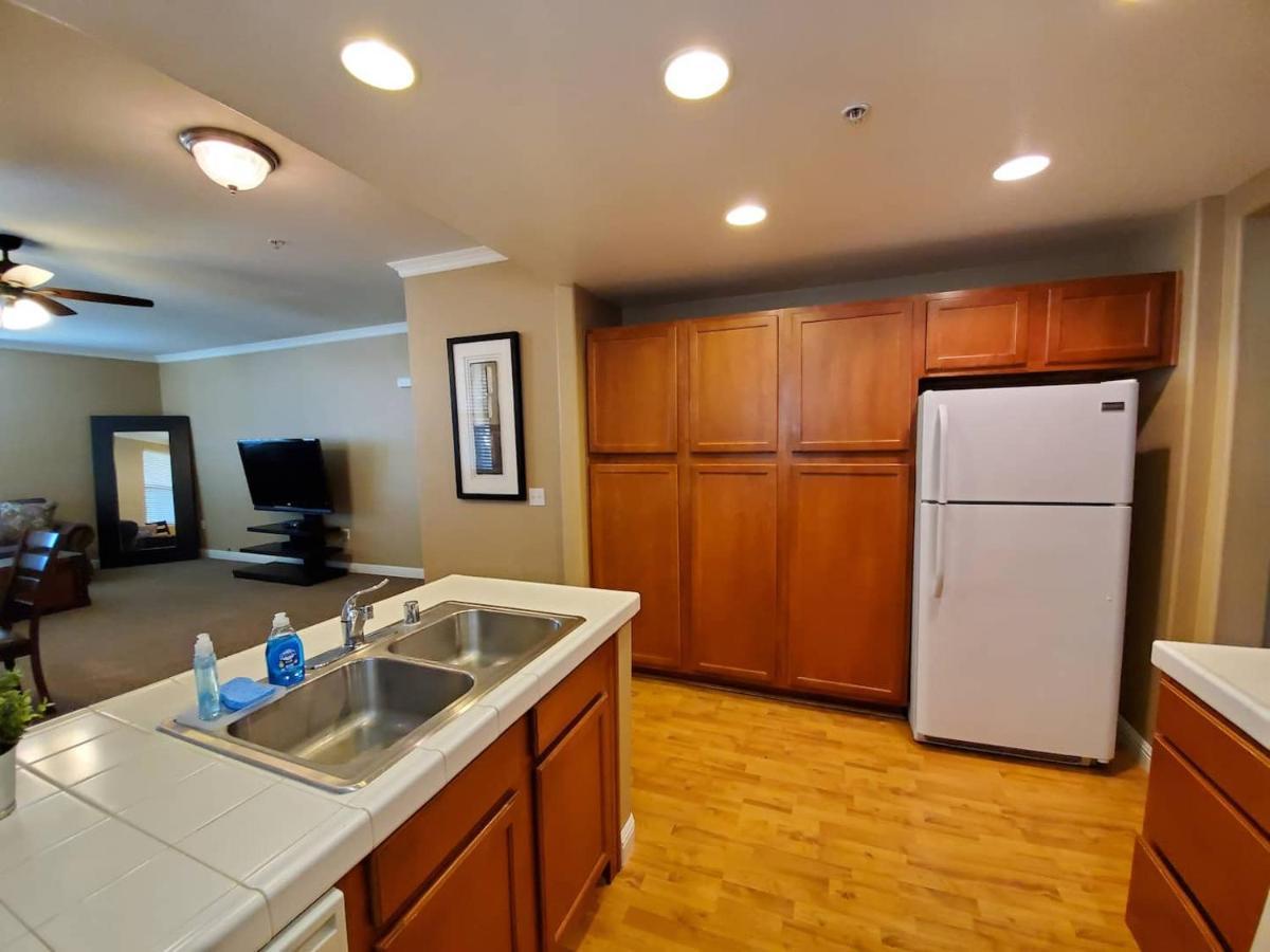 Exclusive Westlake W/ Gym, Pool, Washer & Dryer In Unit & Private Garage Aparthotel